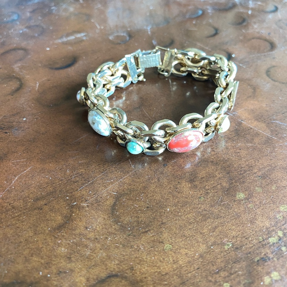 Elegant Gold Bracelet with Multicolor Stones